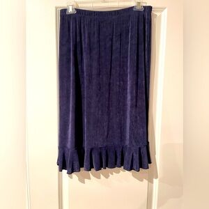 Flowy wrinkle free like new skirt size M